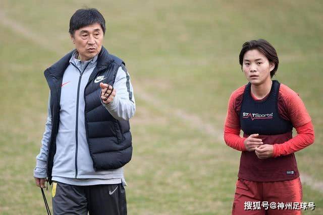 女人在情感关系中容易越界的两个心理特征